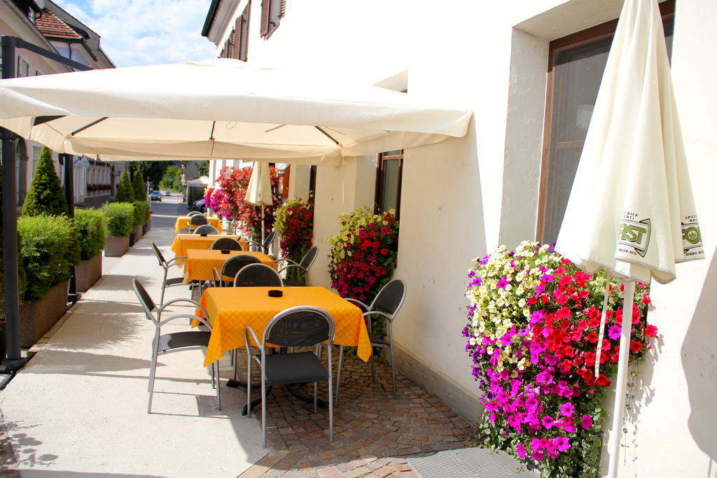 Gasthof Sonne San Lorenzo di Sebato Exterior photo